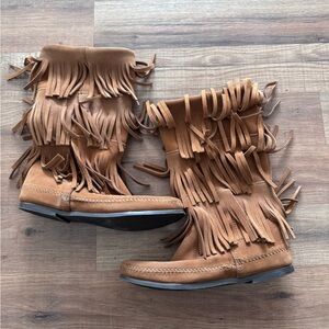 Minnetonka Brown Fringe Lace Up Boots